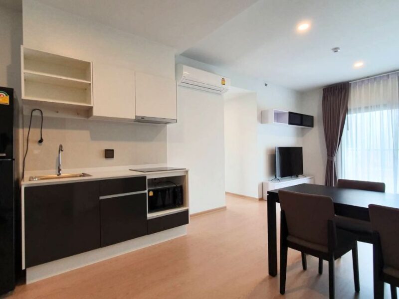 Condo for Rent at Ekkamai | 2 bedrooms | Bright Natural Light Perfect Work from Home