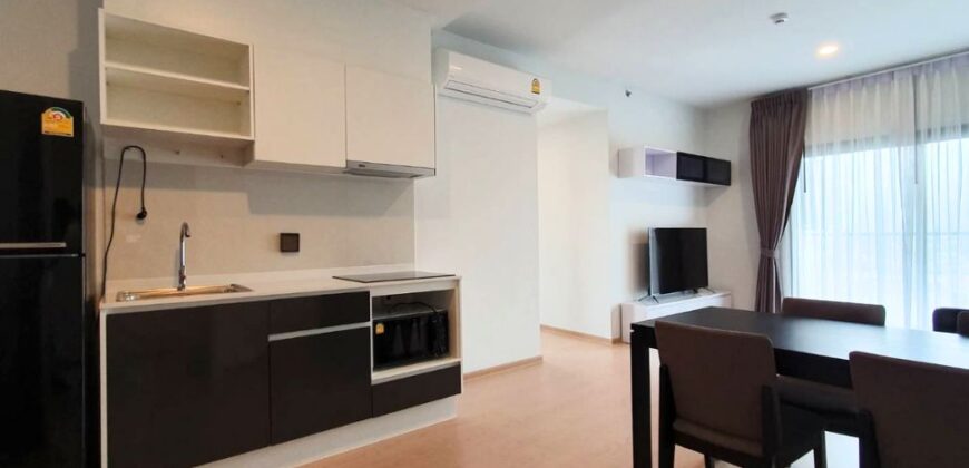 Condo for Rent at Ekkamai | 2 bedrooms | Bright Natural Light Perfect Work from Home