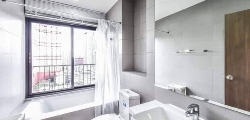 Condo for Rent Phayathai 1 bedroom, Natural Light Near BTS PhayaThai