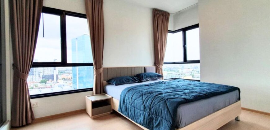 Condo for Rent at Ekkamai | 2 bedrooms | Bright Natural Light Perfect Work from Home