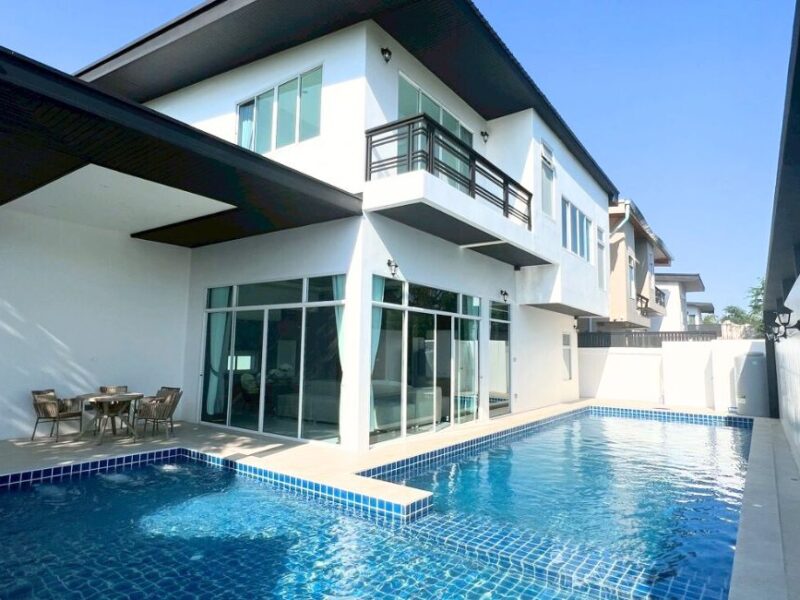 ขายบ้านพูลวิลล่าห้วยใหญ่ 4 ห้องนอน 4 ห้องน้ำ 2 ชั้น พัทยา