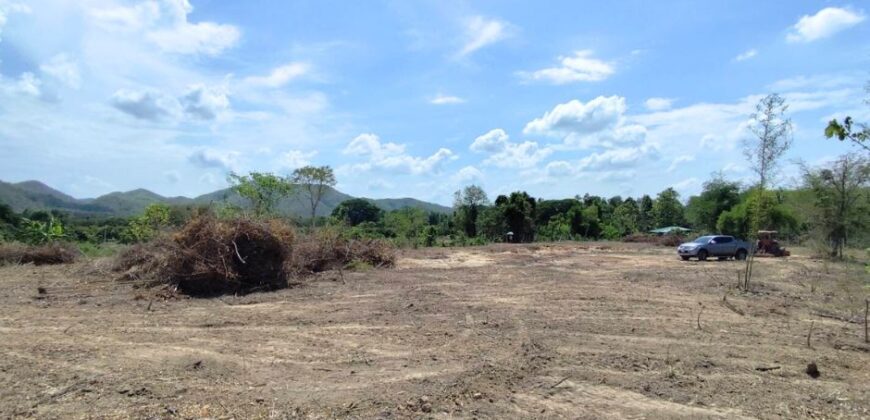 ขายที่ดิน หน้าน้ำ หลังเขา ใกล้บ้านธิ จ.ลำพูน สำหรับที่พัก รีสอร์ท หรือเพื่อการลงทุน