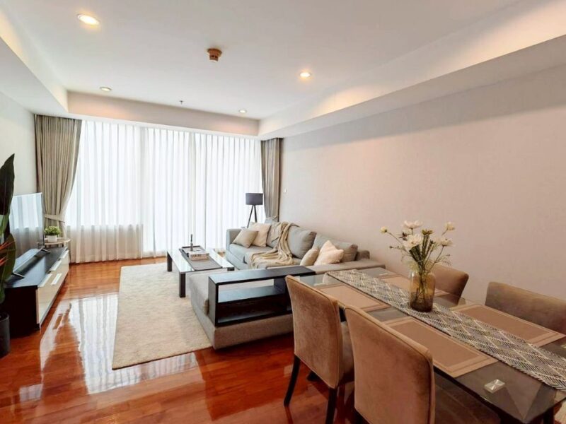 2 Bedroom with Balcony Condo for Rent – BTS Phrom Phong