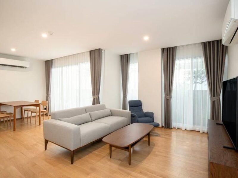 Low-Rise Duplex Condo for Rent, 2 bedrooms, Sukhumvit 38 Great Location!