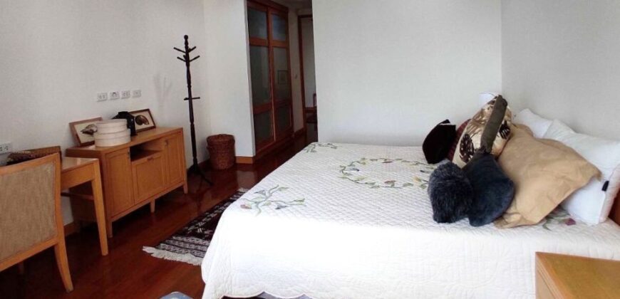 3 bedrooms Family Condo for Rent at Sukhumvit 22 Bangkok