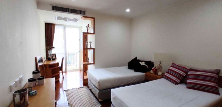 3 bedrooms Family Condo for Rent at Sukhumvit 22 Bangkok