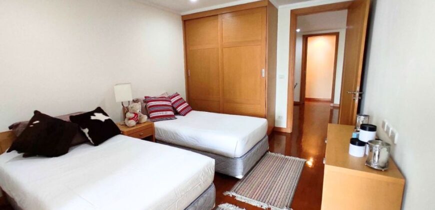 3 bedrooms Family Condo for Rent at Sukhumvit 22 Bangkok