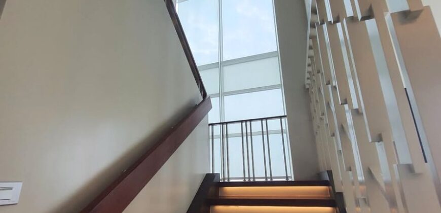 Luxury Condo for Rent 3 bedrooms Duplex 2 floors Srinakarin Bangkok