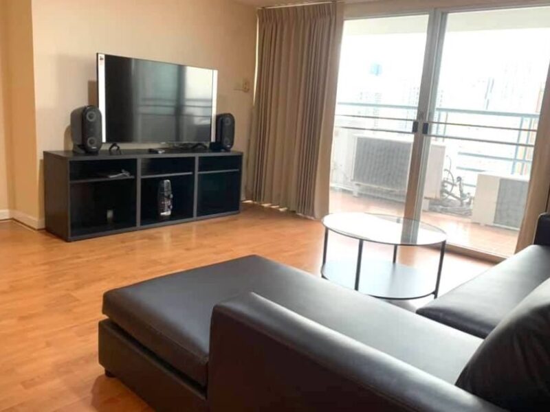 3 bedrooms Condo for Rent at BTS Phrom Phong | Free twice a week maid cleaning
