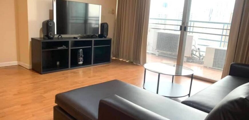 3 bedrooms Condo for Rent at BTS Phrom Phong | Free twice a week maid cleaning