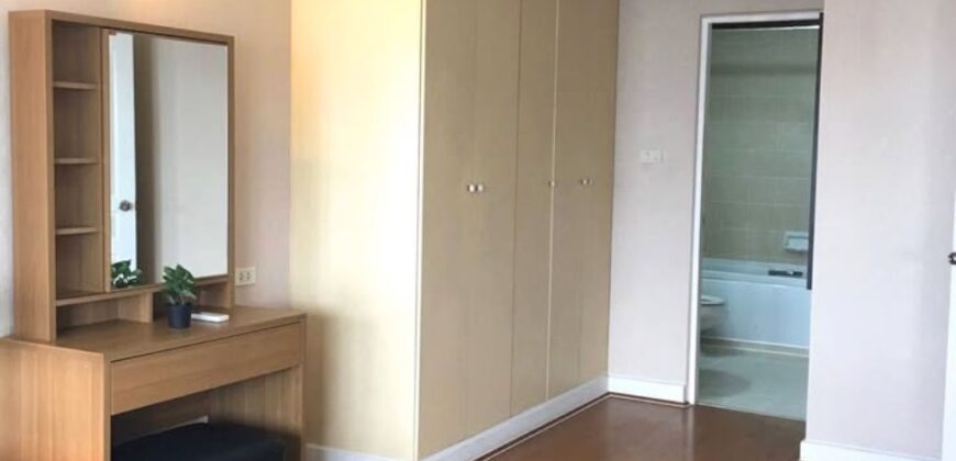 3 bedrooms Condo for Rent at BTS Phrom Phong | Free twice a week maid cleaning