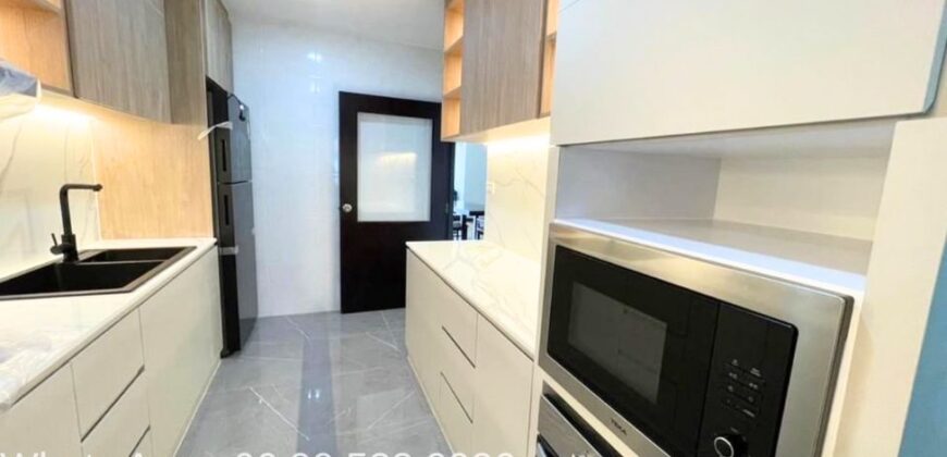 Condo for Rent 3 bedrooms with 1 maid room at 230 sq.m. Sathorm Area