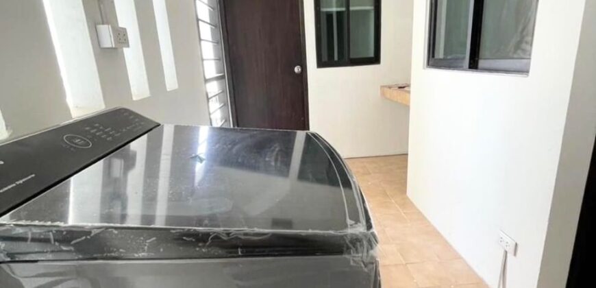 Condo for Rent 3 bedrooms with 1 maid room at 230 sq.m. Sathorm Area