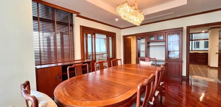 Family Condo at Sukhumvit 26 | 3 bedrooms | Huge space | Last Unit in the Building