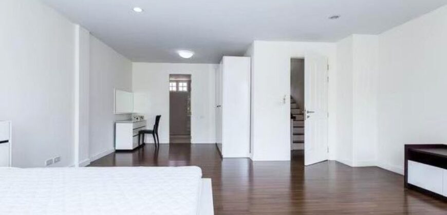 Townhome for Rent at Sukhumvit 77 Near Bangkok Prep Inter School