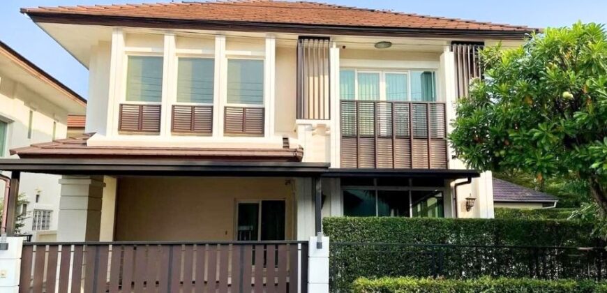 บ้านเดี่ยวหลังมุม 78 ตร.วา พร้อมสนามหญ้าใหญ่ ใจกลางกรุงเทพ
