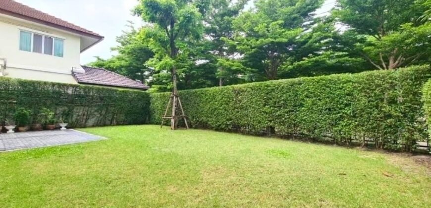 บ้านเดี่ยวหลังมุม 78 ตร.วา พร้อมสนามหญ้าใหญ่ ใจกลางกรุงเทพ