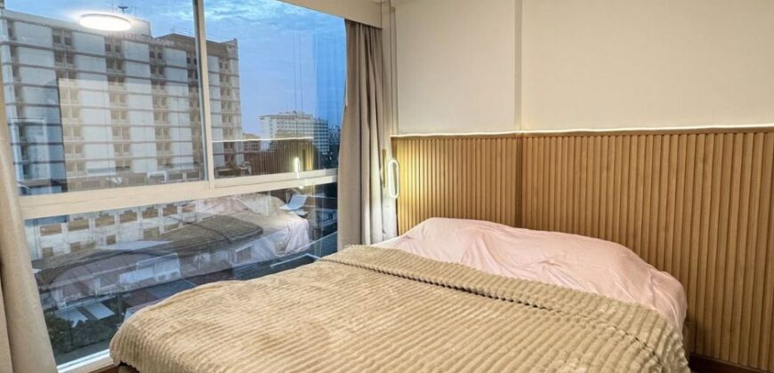 Condo for Rent : Bright 1-Bed + Home Office in Ari – Only 30K!