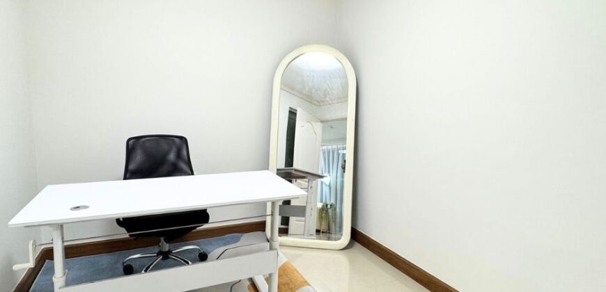 Condo for Rent : Bright 1-Bed + Home Office in Ari – Only 30K!