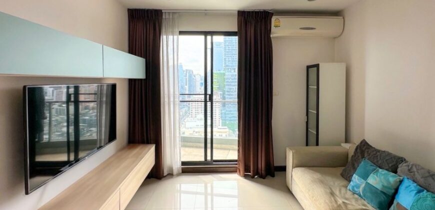 Condo for Rent at Ratchathewi , 2 bedrooms 105 sq.m. Big Balcony Nice Area Cheap Rent