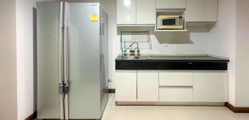 Condo for Rent at Ratchathewi , 2 bedrooms 105 sq.m. Big Balcony Nice Area Cheap Rent