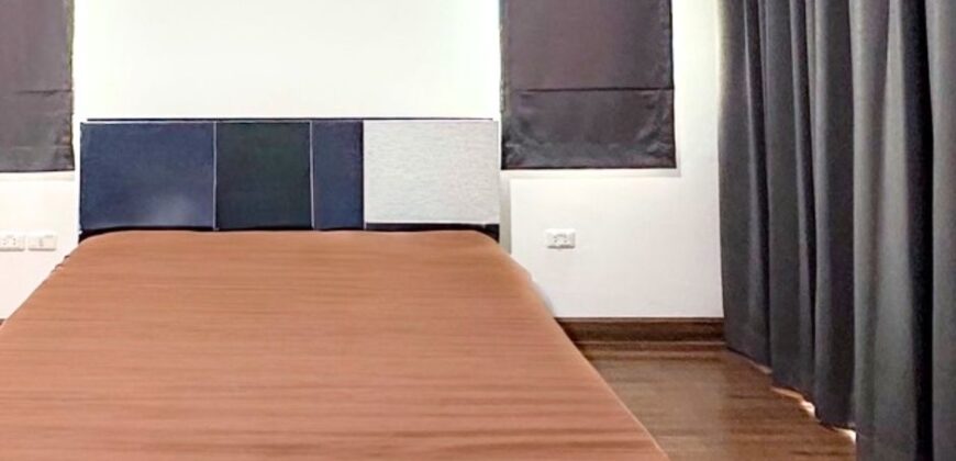 Condo for Rent at Ratchathewi , 2 bedrooms 105 sq.m. Big Balcony Nice Area Cheap Rent