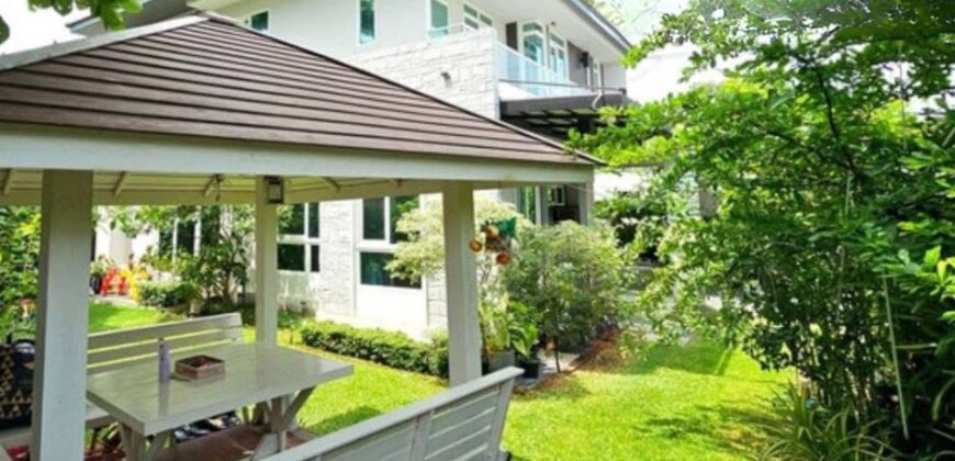 บ้านเดี่ยวหลังมุม สนามหญ้าใหญ่ Land and Houses ลดพิเศษเหลือ 12.8 ล้าน | อ่อนนุช–วงแหวน 5 เขตประเวศ