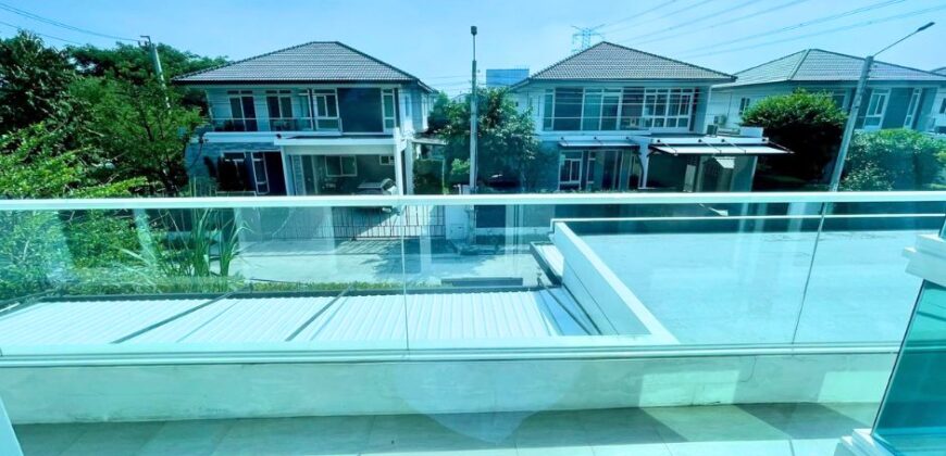 บ้านเดี่ยวหลังมุม สนามหญ้าใหญ่ Land and Houses ลดพิเศษเหลือ 12.8 ล้าน | อ่อนนุช–วงแหวน 5 เขตประเวศ