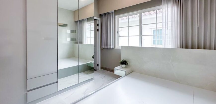 ขายบ้านหรู Golden Neo Sathorn ใกล้สาทร ขาดทุน 2 ล้าน