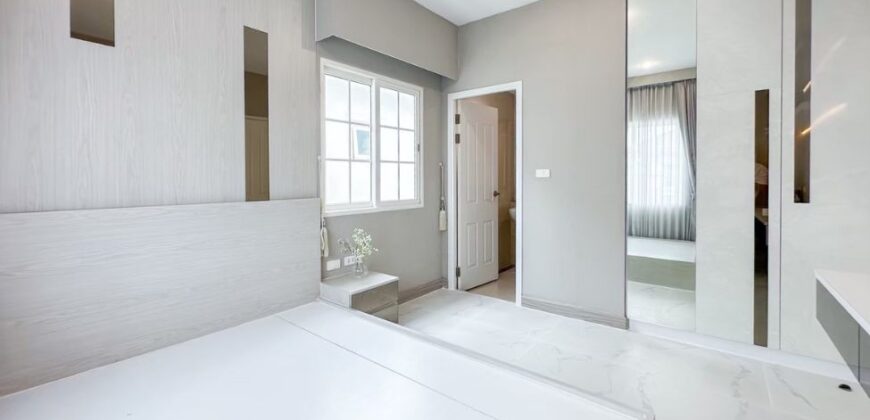 ขายบ้านหรู Golden Neo Sathorn ใกล้สาทร ขาดทุน 2 ล้าน