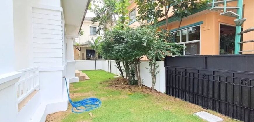 ขายบ้านเดี่ยวสุขาภิบาล 2 บ้านพร้อมอยู่  บ้านมีบริเวณ 3 ห้องนอน ลงทุนซื้อบ้านหลังนี้คุ้ม บ้านสวยน่าอยู่
