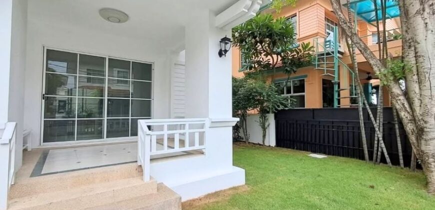 ขายบ้านเดี่ยวสุขาภิบาล 2 บ้านพร้อมอยู่  บ้านมีบริเวณ 3 ห้องนอน ลงทุนซื้อบ้านหลังนี้คุ้ม บ้านสวยน่าอยู่