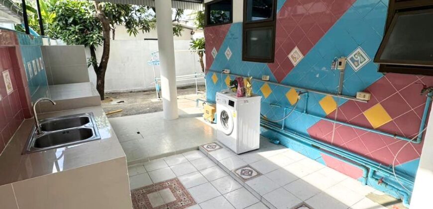 ขายโฮมออฟฟิศ 3 ชั้น ลาดพร้าว 98 | ใกล้รถไฟฟ้าสายสีเหลือง จอดรถได้ 4 คัน