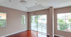 ขายบ้านเดี่ยวสุขาภิบาล 2 บ้านพร้อมอยู่  บ้านมีบริเวณ 3 ห้องนอน ลงทุนซื้อบ้านหลังนี้คุ้ม บ้านสวยน่าอยู่