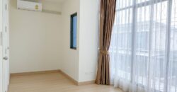 ขายทาวน์โฮม รีโนเวทแล้ว ถนนกาญจนาภิเษก ซอยกิ่งแก้ว 4 ห้องนอน 3.2 ล้าน ฟรีโอน