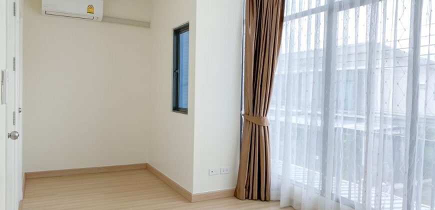 ขายทาวน์โฮม รีโนเวทแล้ว ถนนกาญจนาภิเษก ซอยกิ่งแก้ว 4 ห้องนอน 3.2 ล้าน ฟรีโอน