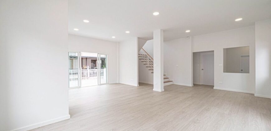 บ้านเดี่ยวหลังมุม เพอร์เฟค เพลส สุขุมวิท 77 ใกล้ Robinson ลาดกระบัง | ราคา 7.19 ล้าน | พร้อมอยู่ ทำเลดีมาก