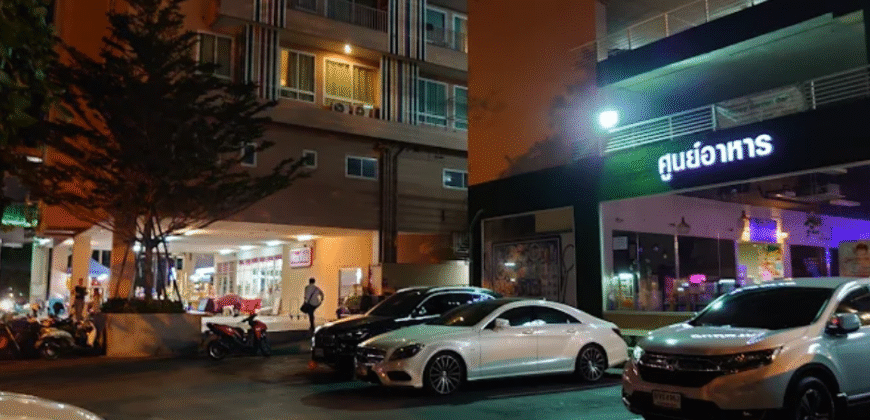 คอนโด เลี้ยงสัตว์ได้ 2 ห้องนอน 1 ห้องน้ำ ลาดพร้าว 101 Pet Friendly Condo for Rent LadPrao 101